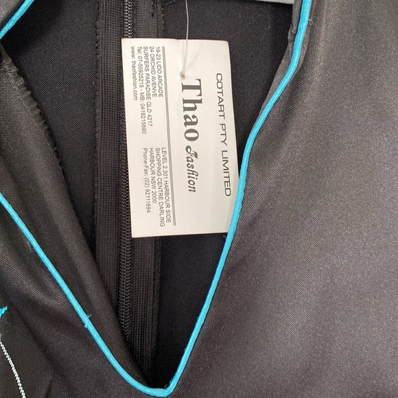 Thao Fashion Black and Blue Floral Dress. Small. - Picture 4 of 4